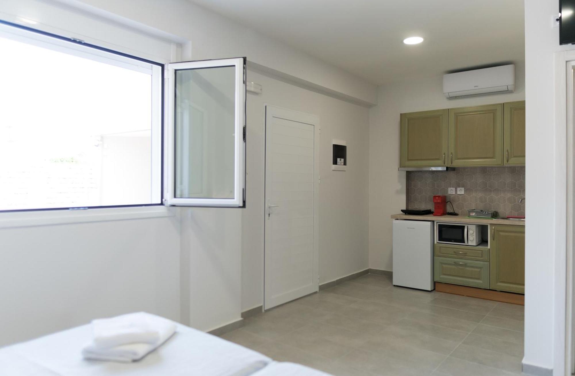 Dion Apartments Laganas Exterior photo